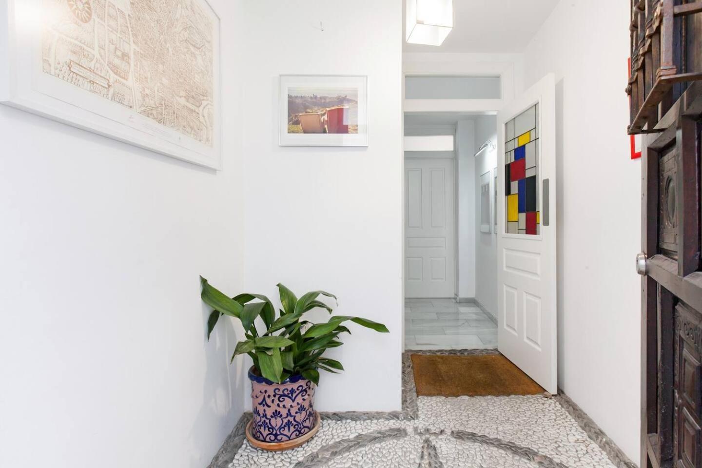 Apartamentos Bravo กรานาดา ภายนอก รูปภาพ